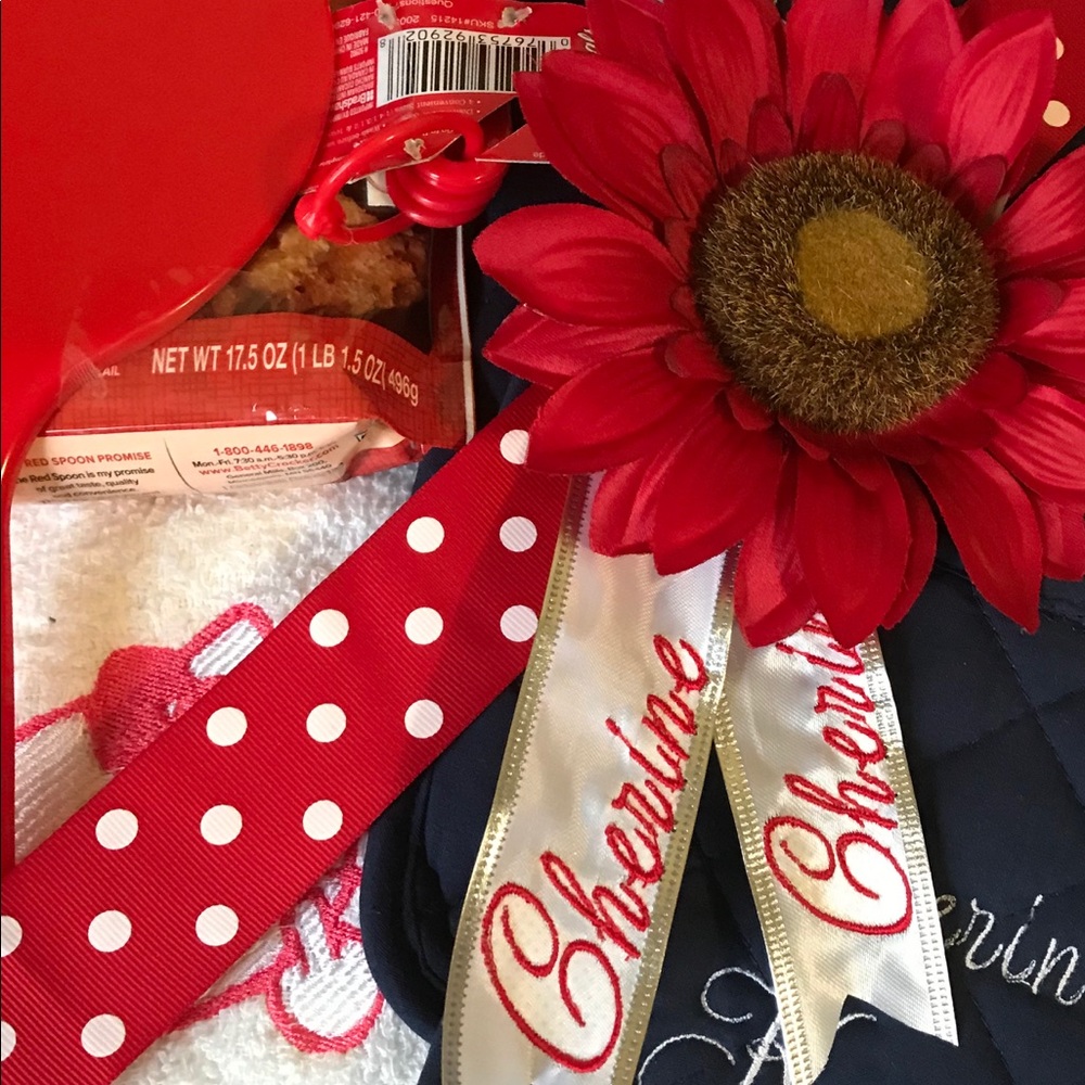 Signature Deluxe Gift Set - Picture 2 of 3